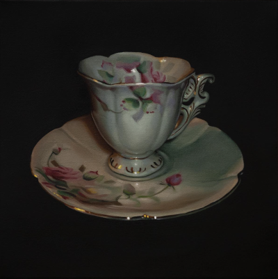 罗伯特·罗素（美国）的作品带有强烈的“概念写实主义”（Conceptual Realism）气质，一方面画工精细、写实风格明显，另一方面他用作品表达记忆、身份、欲望与真实性等主题。他经常以看似平凡或温馨的日常物品、瓷器…