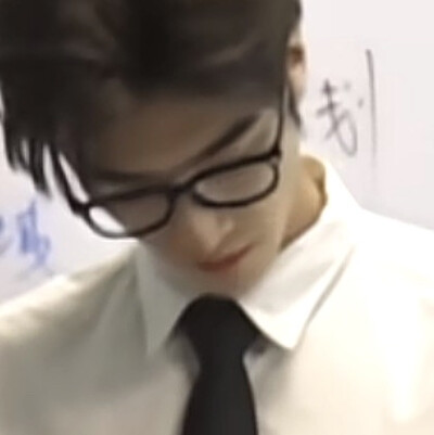 你却爱着一个社畜