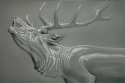 罗伯特·罗素（美国）的作品带有强烈的“概念写实主义”（Conceptual Realism）气质，一方面画工精细、写实风格明显，另一方面他用作品表达记忆、身份、欲望与真实性等主题。他经常以看似平凡或温馨的日常物品、瓷器…