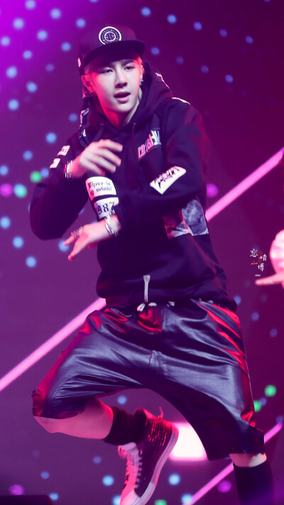 #王一博的考古日常# 奶fufu的丹酱◍˃ᵕ˂◍ cr:logo