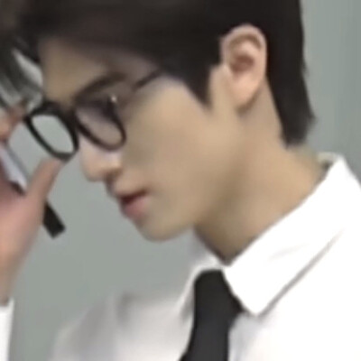 你却爱着一个社畜