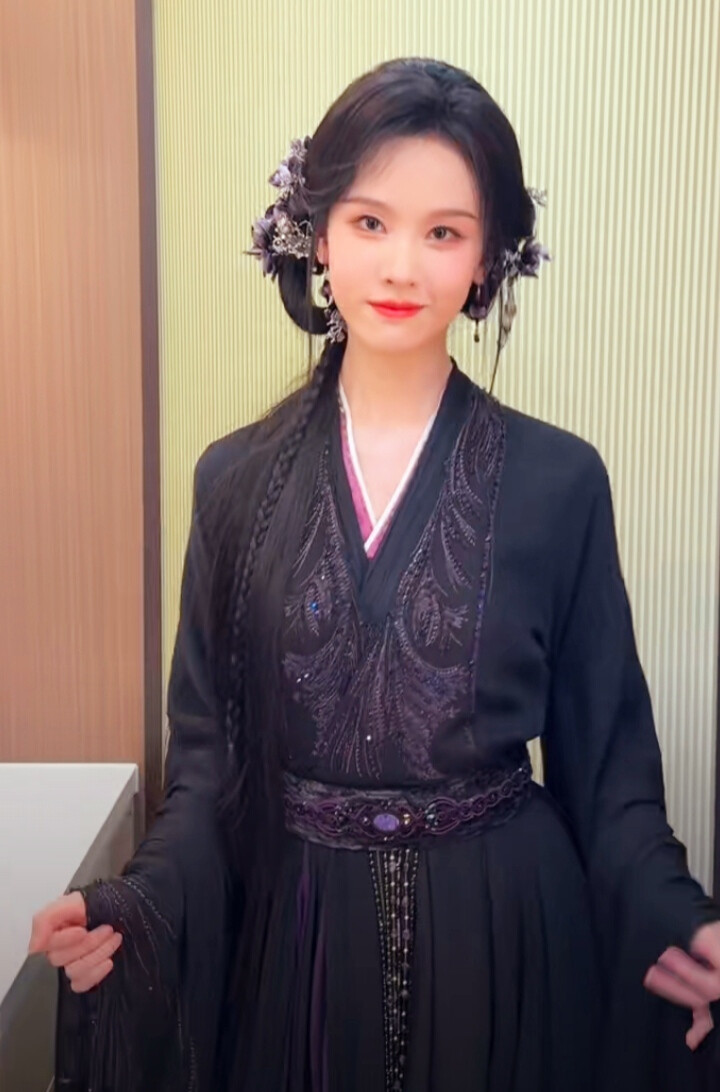 陈都灵