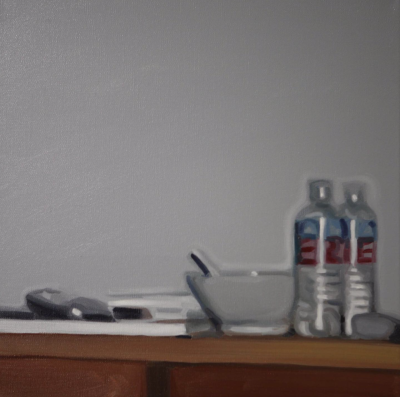 罗伯特·罗素（美国）的作品带有强烈的“概念写实主义”（Conceptual Realism）气质，一方面画工精细、写实风格明显，另一方面他用作品表达记忆、身份、欲望与真实性等主题。他经常以看似平凡或温馨的日常物品、瓷器…