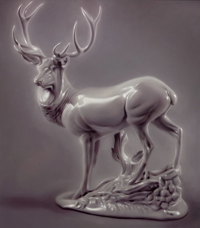 罗伯特·罗素（美国）的作品带有强烈的“概念写实主义”（Conceptual Realism）气质，一方面画工精细、写实风格明显，另一方面他用作品表达记忆、身份、欲望与真实性等主题。他经常以看似平凡或温馨的日常物品、瓷器…