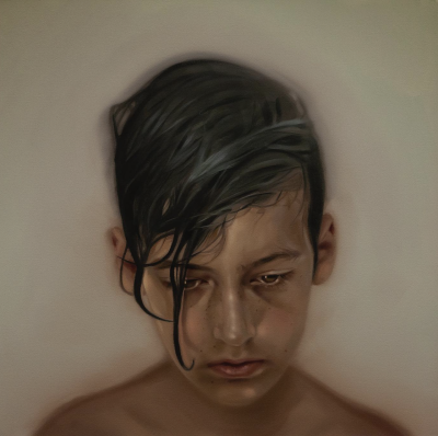 罗伯特·罗素（美国）的作品带有强烈的“概念写实主义”（Conceptual Realism）气质，一方面画工精细、写实风格明显，另一方面他用作品表达记忆、身份、欲望与真实性等主题。他经常以看似平凡或温馨的日常物品、瓷器…