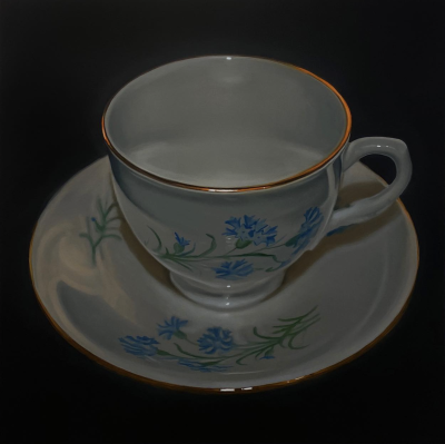 罗伯特·罗素（美国）的作品带有强烈的“概念写实主义”（Conceptual Realism）气质，一方面画工精细、写实风格明显，另一方面他用作品表达记忆、身份、欲望与真实性等主题。他经常以看似平凡或温馨的日常物品、瓷器…