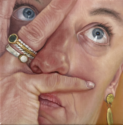 卡琳·内延胡伊斯是一位荷兰当代具象画家，以充满情绪张力与绘画质感的人物绘画而受到关注。她的创作建立在写实基础之上，同时强调笔触、材料与图像之间的关系，使作品在再现与表现之间形成鲜明张力。