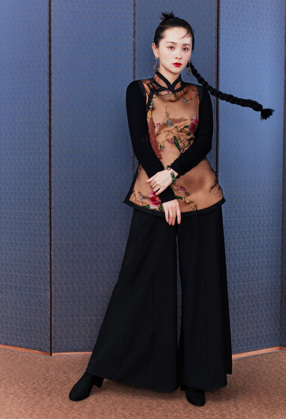 邓莎