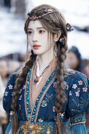 月鳞绮纪  鞠婧祎∣地珠