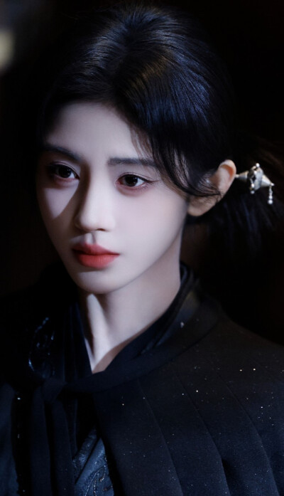 鞠婧祎《月鳞绮纪》露芜衣