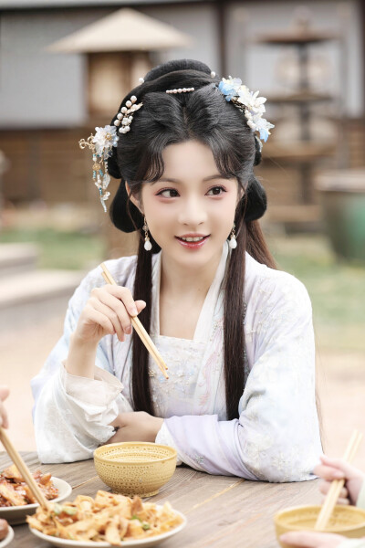 嫁锦衣 石雪婧∣容疏