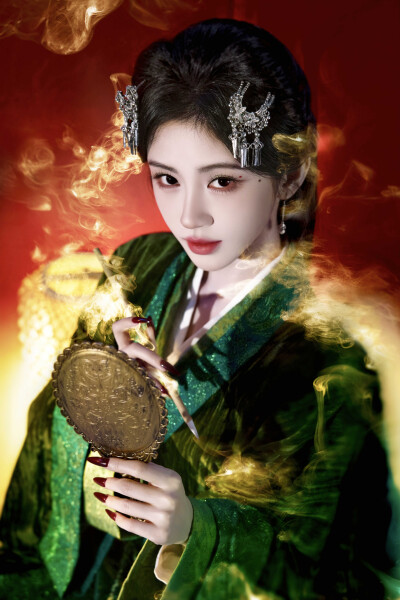 月鳞绮纪 鞠婧祎∣露芜衣