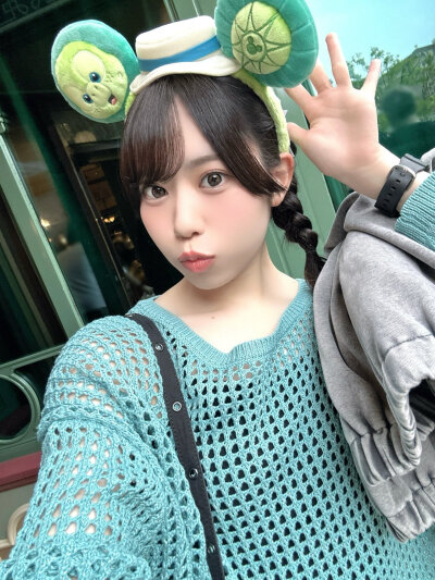 去香港迪士尼玩的四位