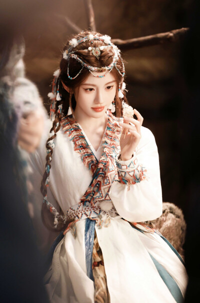 月鳞绮纪 鞠婧祎∣地珠