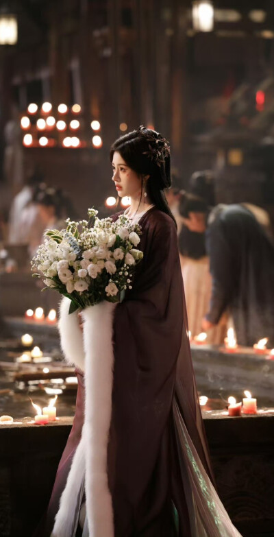 鞠婧祎《月鳞绮纪》露芜衣