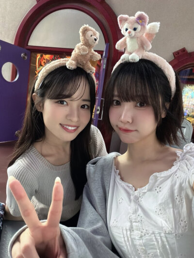 去香港迪士尼玩的四位