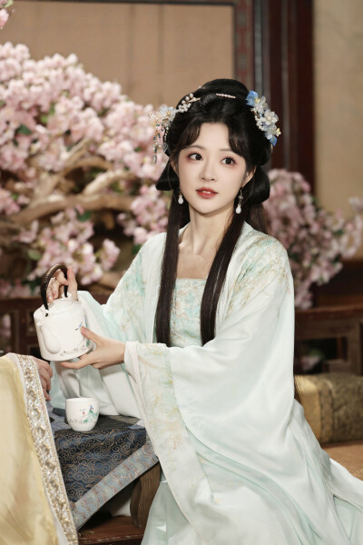 嫁锦衣 石雪婧∣容疏