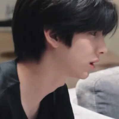 那个时候 你还叫金朱勋呢