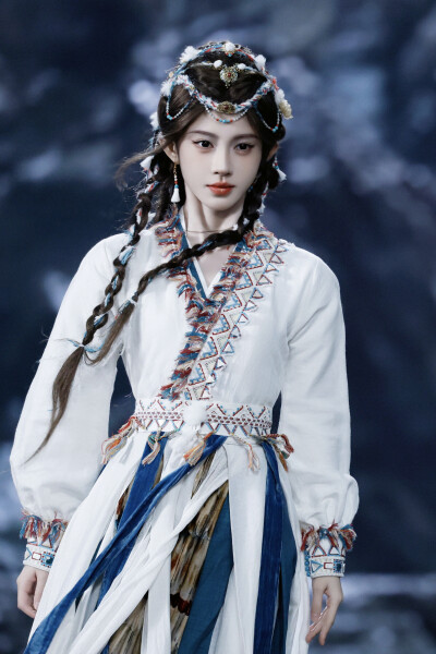 月鳞绮纪 鞠婧祎∣地珠