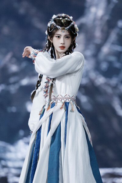 月鳞绮纪 鞠婧祎∣地珠