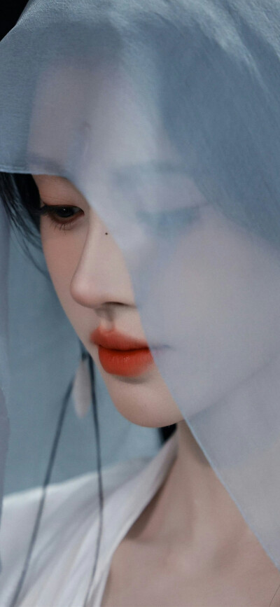 鞠婧祎《月鳞绮纪》露芜衣