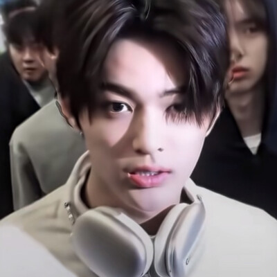 当年被遗弃的小狗变成了男鬼