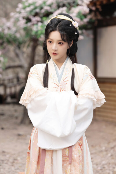 嫁锦衣 石雪婧∣容疏