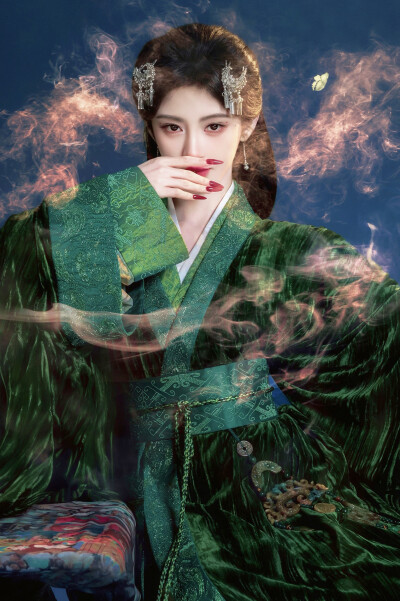 月鳞绮纪 鞠婧祎∣露芜衣