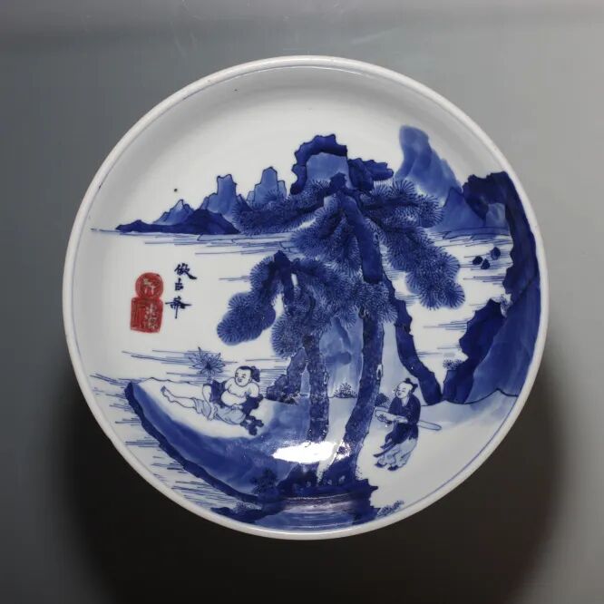 清康熙 青花携琴访友人物纹盘
观复博物馆藏
