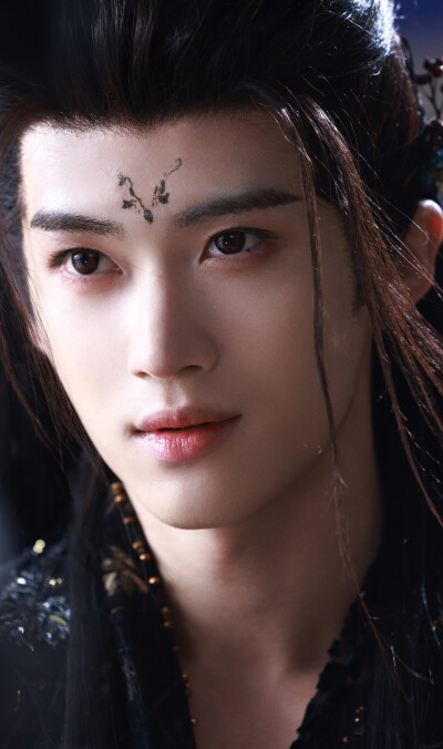 闫桉《月鳞绮纪》源无获