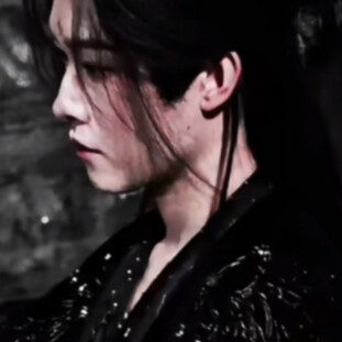 黑夜是他的氧气