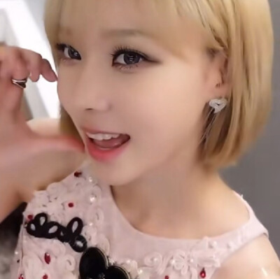 我想念一个金短馒