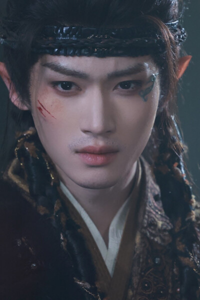 闫桉《月鳞绮纪》厉劫