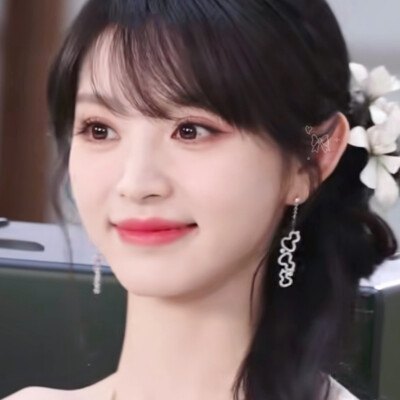 薇薇一笑很倾城