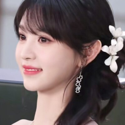 薇薇一笑很倾城