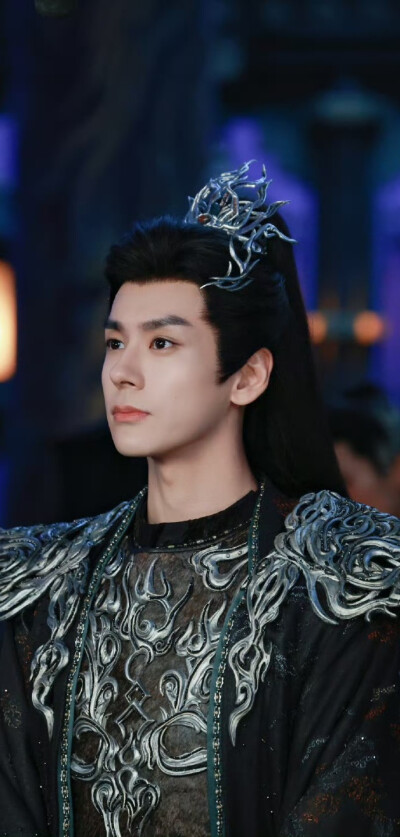 魏哲鸣《白日提灯》晏柯