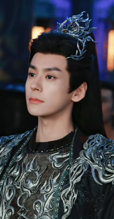 魏哲鸣《白日提灯》晏柯