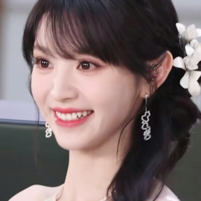 薇薇一笑很倾城