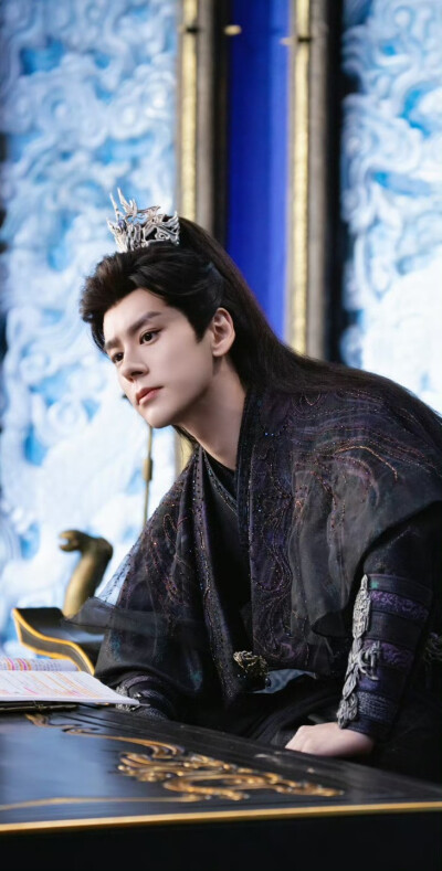 魏哲鸣《白日提灯》晏柯