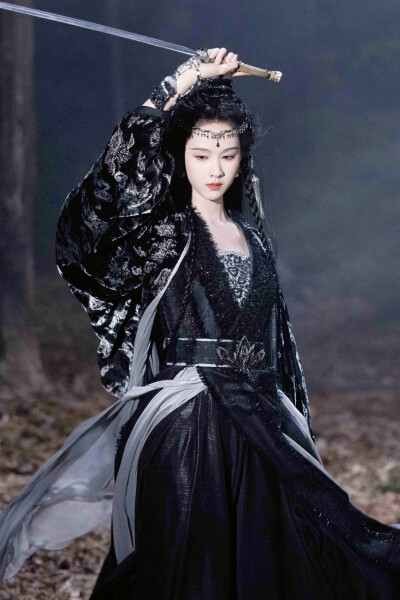 月鳞绮纪 陈都灵∣雾妄言