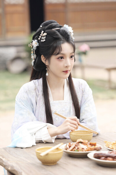 嫁锦衣 石雪婧∣容疏