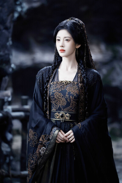 月鳞绮纪 鞠婧祎∣露芜衣