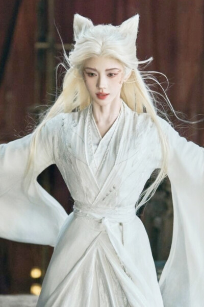 月鳞绮纪 鞠婧祎∣露芜衣