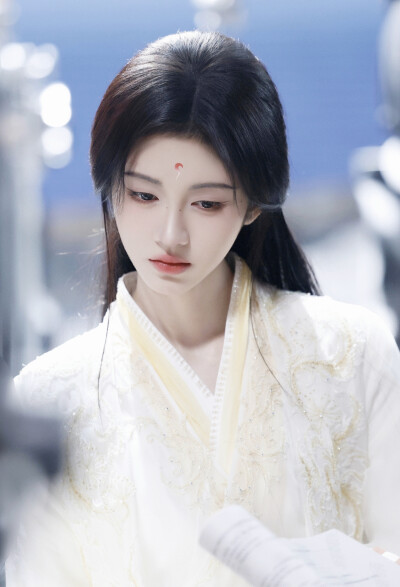 月鳞绮纪 鞠婧祎∣露芜衣