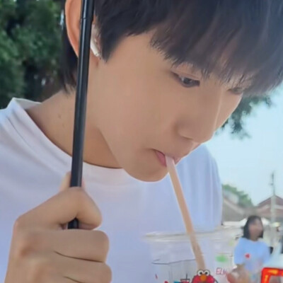 嗨~我和你互粉啦，开始聊天吧(｡･ω･｡)ﾉ♡