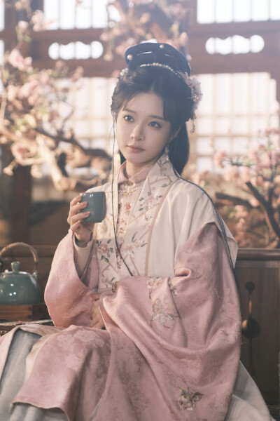 纨绔难驯，夫人她手拿把掐 石雪婧∣江眠