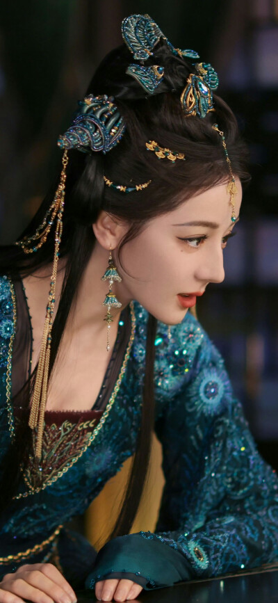 迪丽热巴《白日提灯》贺思慕