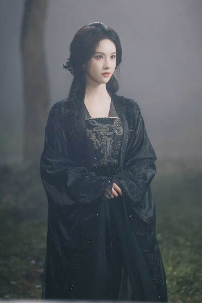 月鳞绮纪 陈都灵∣雾妄言