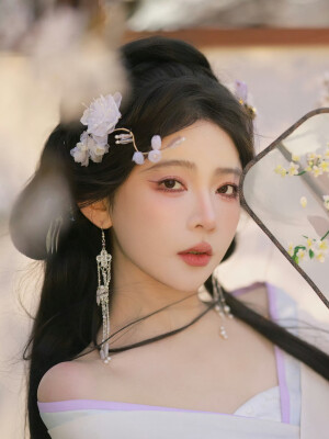 杨伊墨
