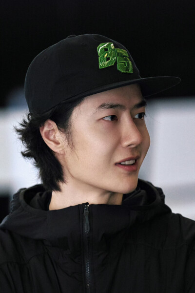 #王一博[超话]# · #85RACING#
「赛前试车 」
心有定向，稳控方寸。
捕捉85号的两种状态！[收到]@王一博·YIBO ​​​